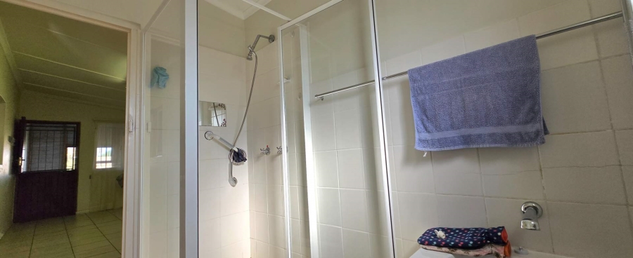 4 Bedroom Property for Sale in Gansbaai Central Western Cape